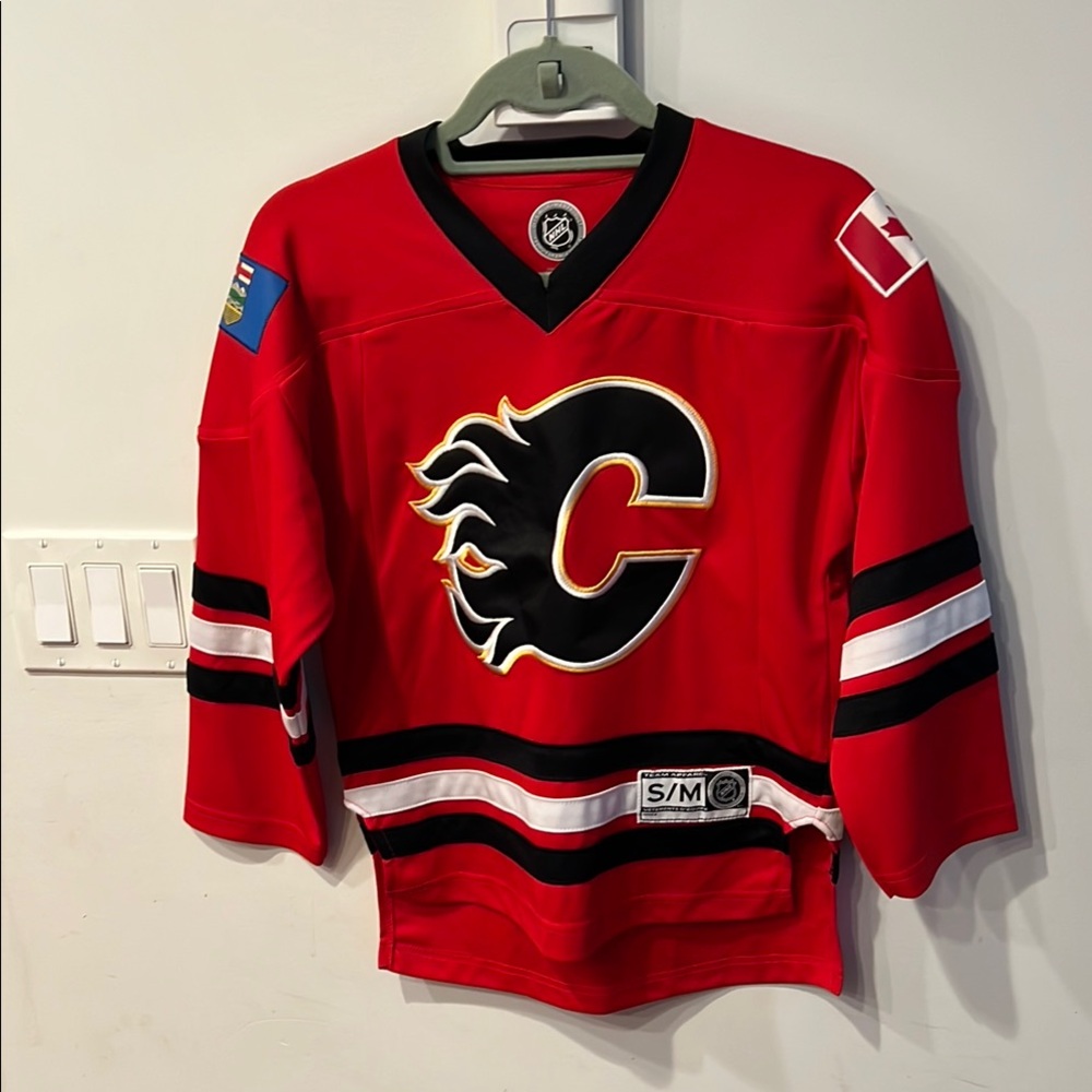 Vintage Calgary Flames Youth Hockey Jersey - Brand New Without Tag - S/M